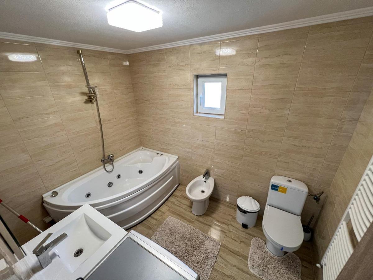 Villa Casuta De Vacanta à Călimăneşti Extérieur photo